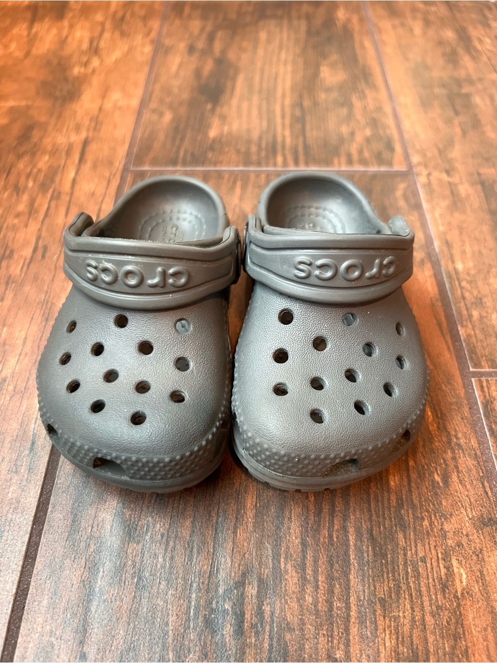 CROCS Kids Classic Clog in Charcoal Gray